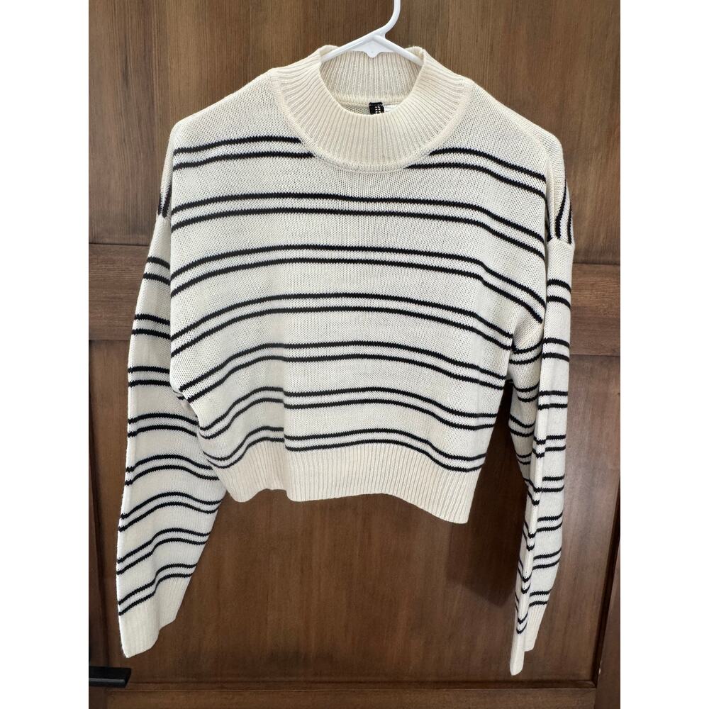 Divided H&M Cropped Crew Neck Sweater Cream Black Striped Size XS